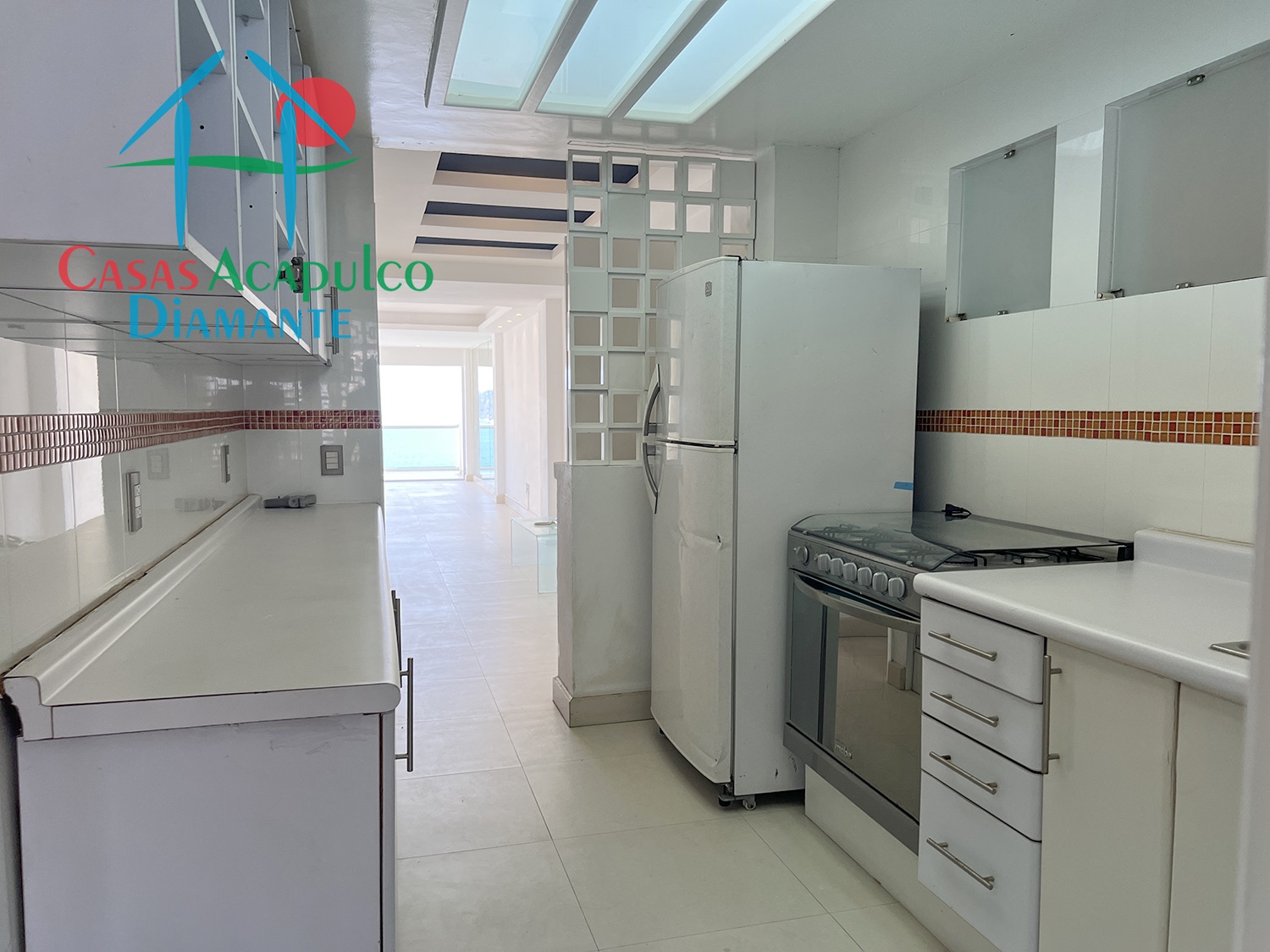 Velero y Galeón Velero PH A1 - Cocina 2